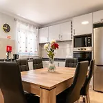 Goncalves House - Ac And Private Parking Tatil Evi *