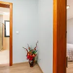 Goncalves House - Ac And Private Parking Tatil Evi