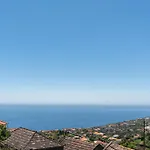 Goncalves House - Ac And Private Parking