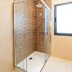 Goncalves House - Ac And Private Parking Tatil Evi