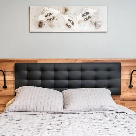 Goncalves House - Ac And Private Parking Ferienhaus *