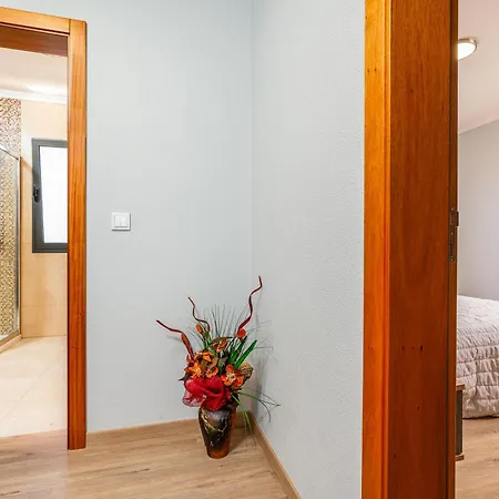 Goncalves House - Ac And Private Parking Holiday home