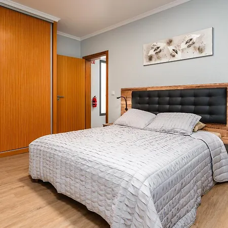 Goncalves House - Ac And Private Parking Holiday home