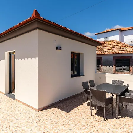 Goncalves House - Ac And Private Parking Holiday home