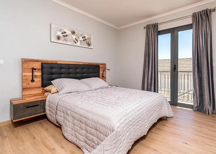 Goncalves House - Ac And Private Parking * Calheta (Madeira)