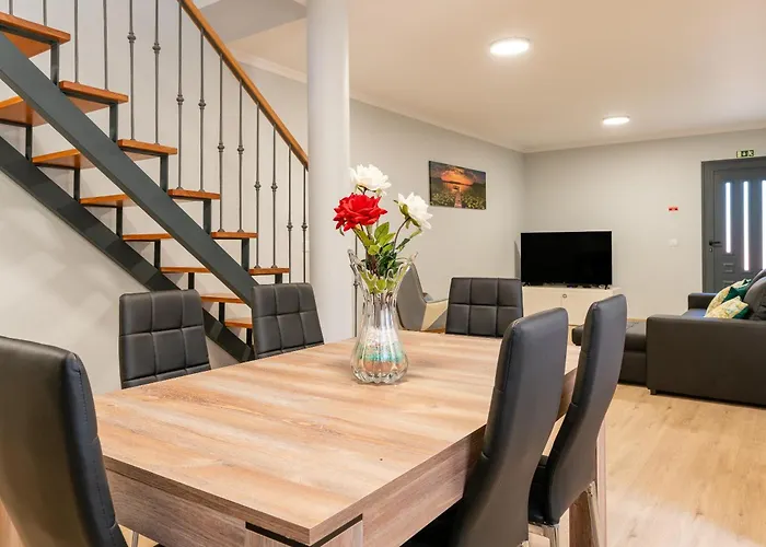 Goncalves House - Ac And Private Parking * Calheta (Madeira)