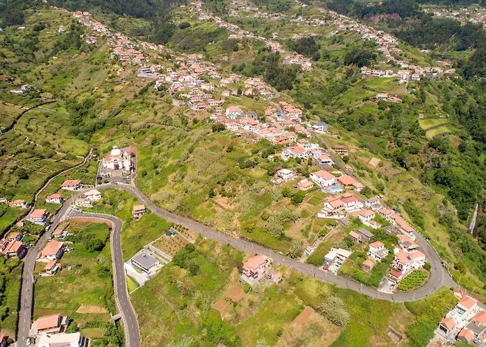 Goncalves House - Ac And Private Parking *