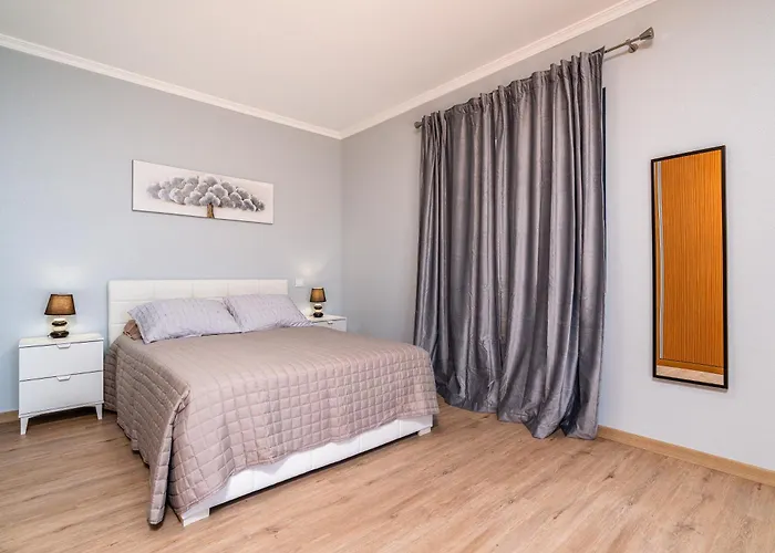 Goncalves House - Ac And Private Parking * Calheta (Madeira)